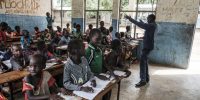 Climate migration and education: are we making our education systems future-proof? Koat Reath addresses his 100-strong class at Jewi Refugee Camp in Gambella, Ethiopia. © UNHCR/Eduardo Soteras Jalil