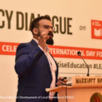 Professor Irfan Ahmed Rind, blog author, presents findings to the Ministers of School Education & Literacy Department and Local Government Department, Government of Sindh, Pakistan.